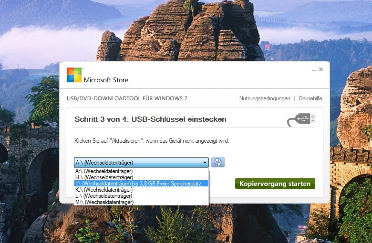 [25/10/2009] USB-Tool für Windows 7: Klicken Sie das gewünschte USB-Laufwerk an. Beachten Sie, dass alle Dateien auf dem USB-Medium gelöscht werden.