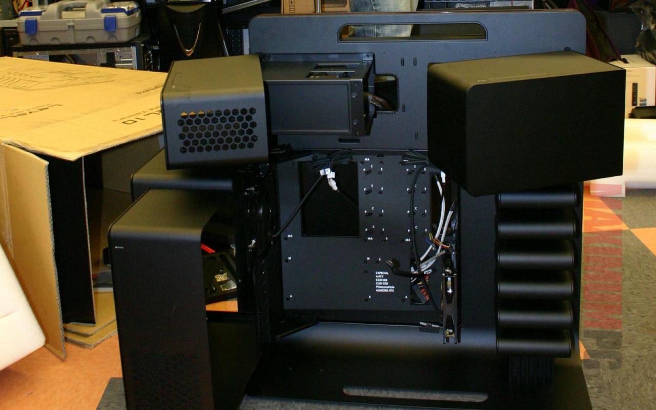 [01/10/2009] Neue Bilder zum Thermaltake Level 10