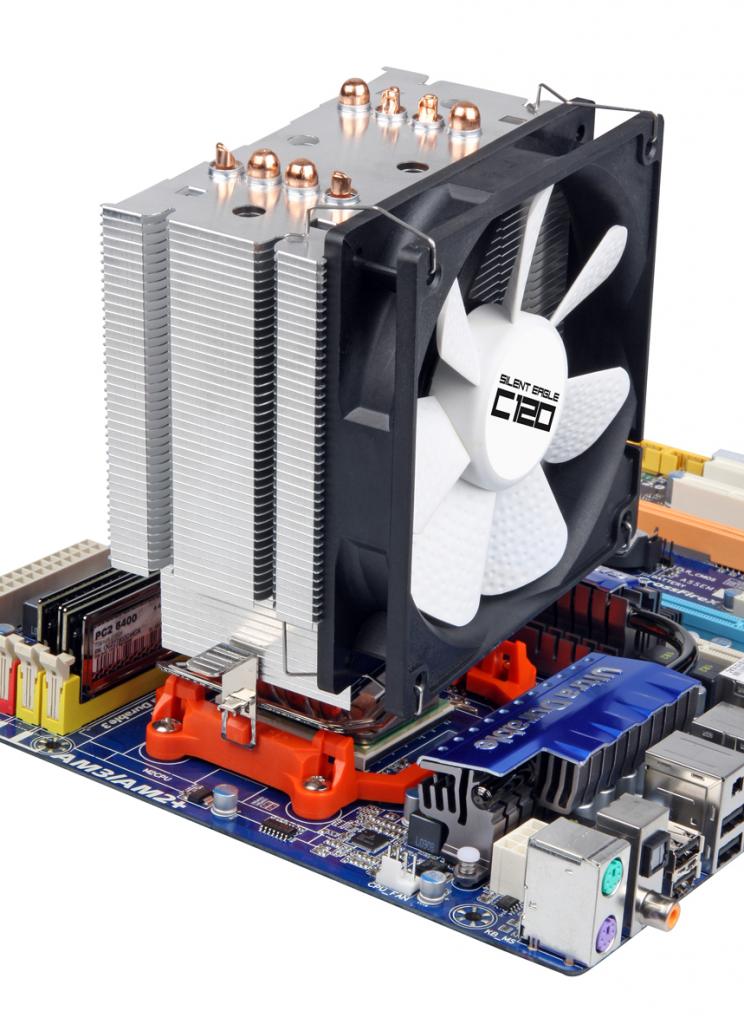 [08/10/2009] Sharkoon Silent Eagle C120 auf einem AMD-Mainboard