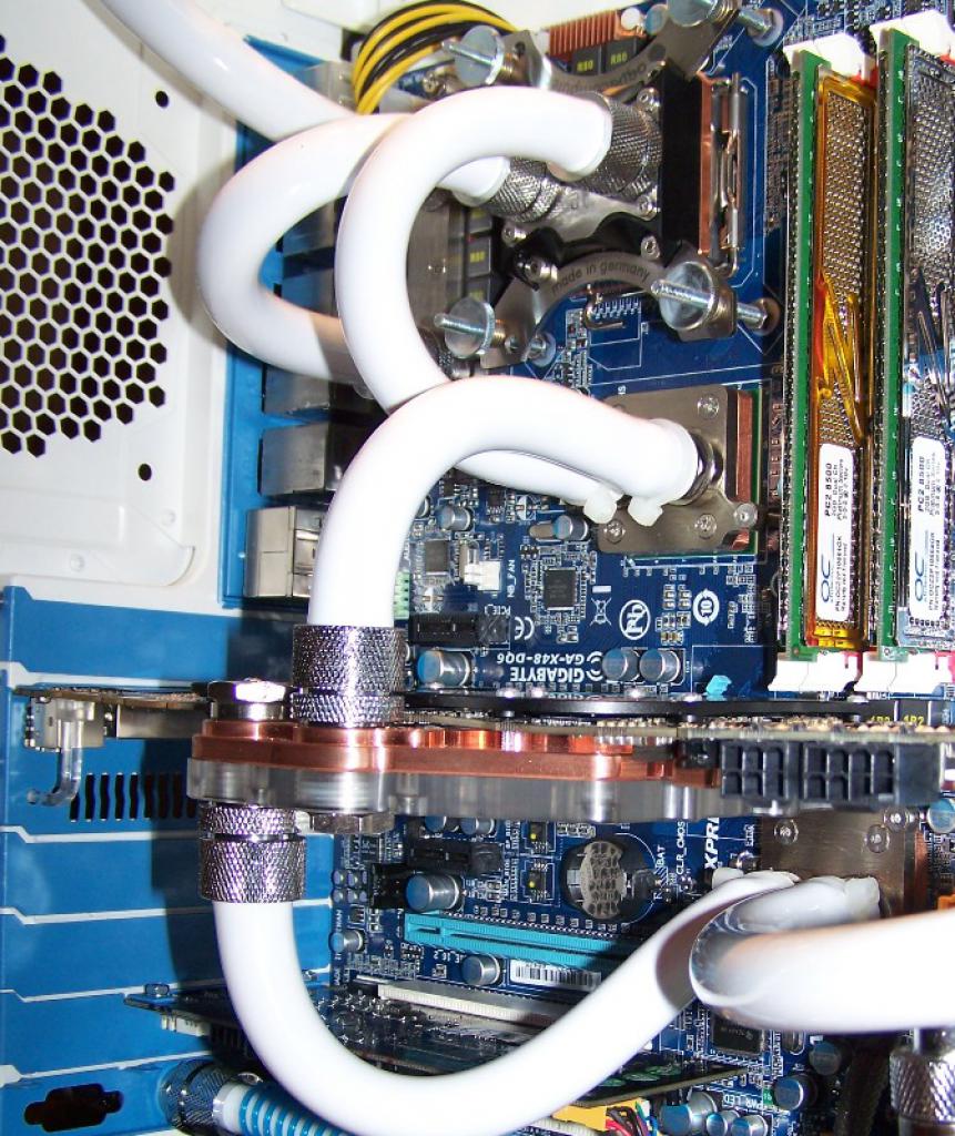 [14/11/2009] PC Games Hardware Extreme: Ein Wakü-PC im Wandel der Zeit (22)
