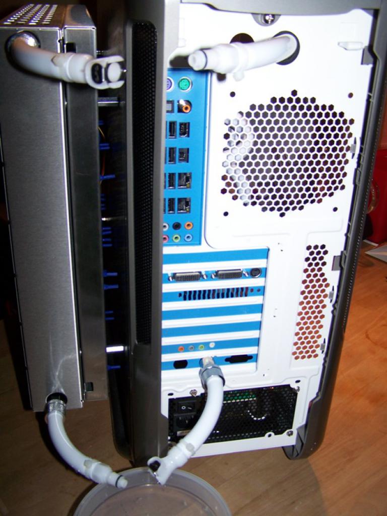 [14/11/2009] PC Games Hardware Extreme: Ein Wakü-PC im Wandel der Zeit (32)