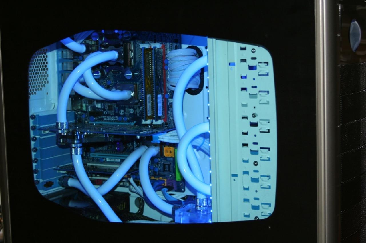 [14/11/2009] PC Games Hardware Extreme: Ein Wakü-PC im Wandel der Zeit (64)