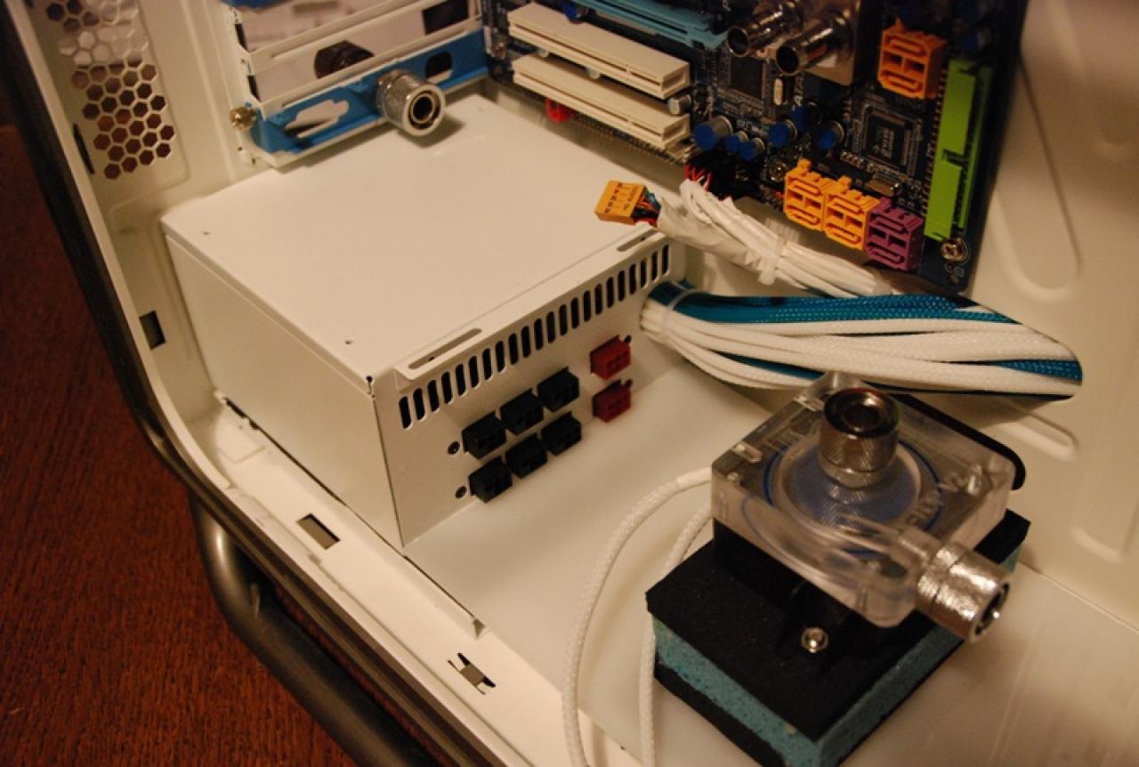 [14/11/2009] PC Games Hardware Extreme: Ein Wakü-PC im Wandel der Zeit (91)