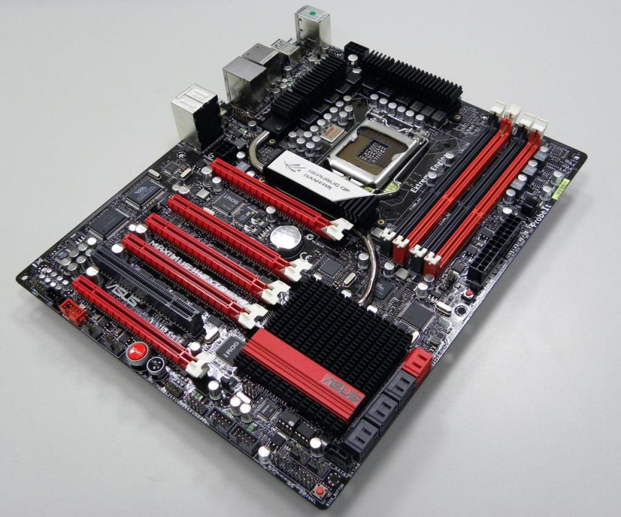 [27/11/2009] Asus Maximus III Extreme: High-End-Mainboard mit Unterstützung für Bluetooth-Handys (3)