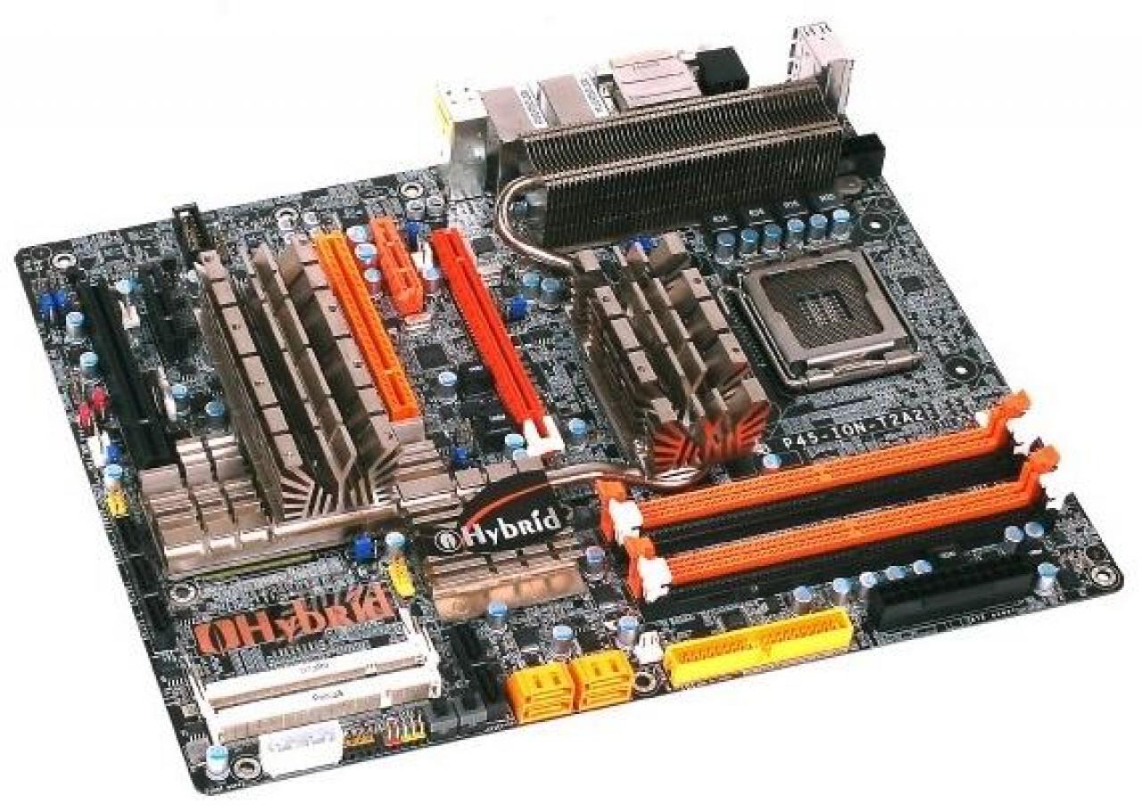 [17/11/2009] DFI HB P45-ION-T2A2: Die Hybrid-Platine kombiniert den P45-Chipsatz von Intel mit einem Nvidia Ion-Chipsatz und einer Atom-CPU. Entweder man nutzt das Atom-System oder regulär einen Core 2