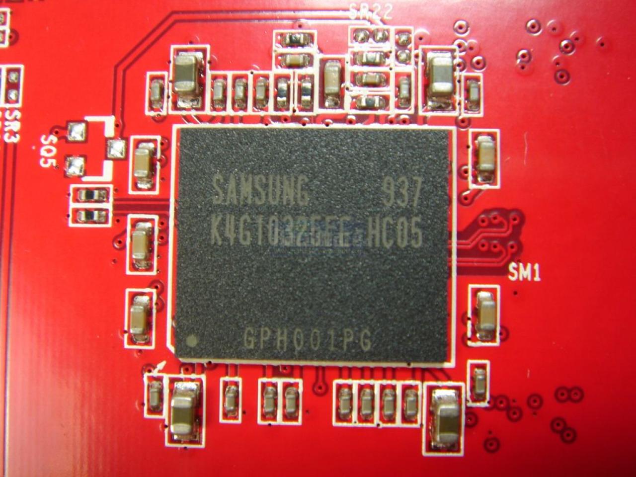 [17/11/2009] Geforce GT240 Samsung GDDR5 RAM
