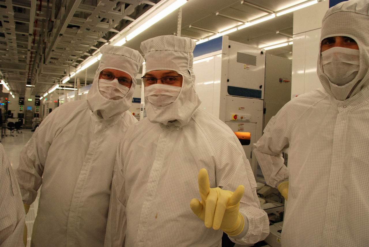 [12/11/2009] Globalfoundries: Dresdner Fab 1 lieferte 250.000 32-Nanometer-Wafer an AMD aus (13)
