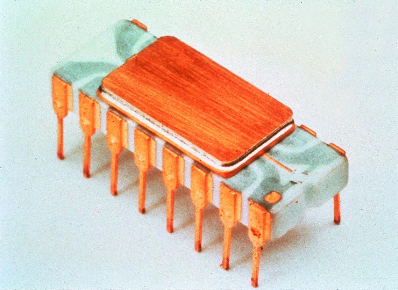 [13/11/2009] Der Intel 4004 (2)