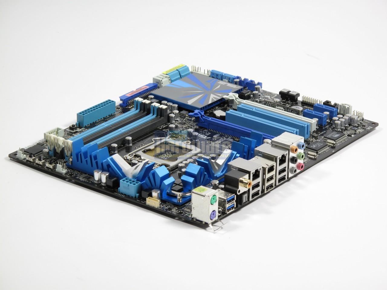 [11/11/2009] Asus P7P55D-E Premium - Externe Anschlüsse: Zwei mal USB 3.0 (blau) 