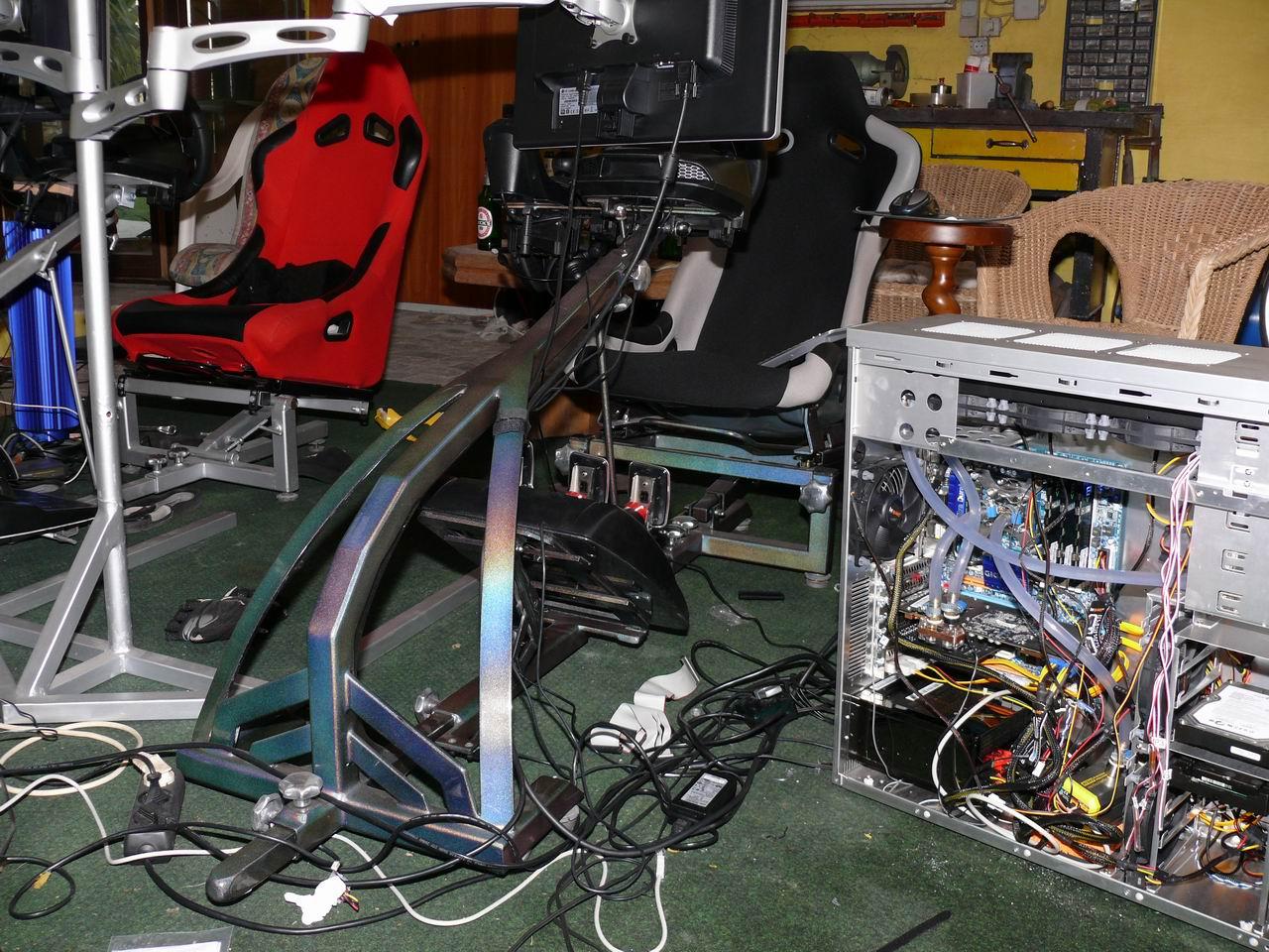 [20/11/2009] Rennwagen in der Garage 00