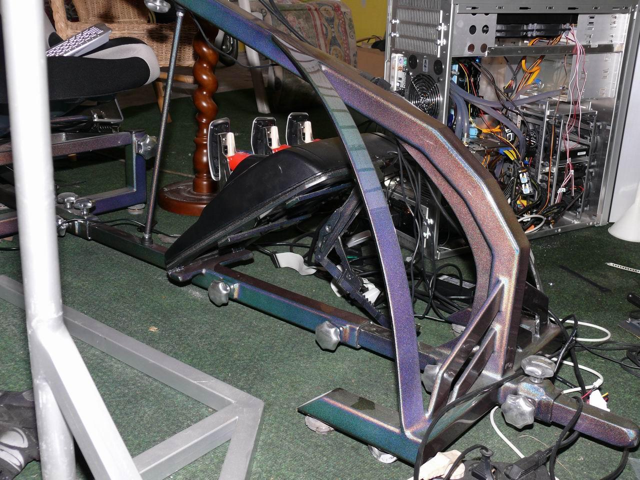 [20/11/2009] Rennwagen in der Garage 01