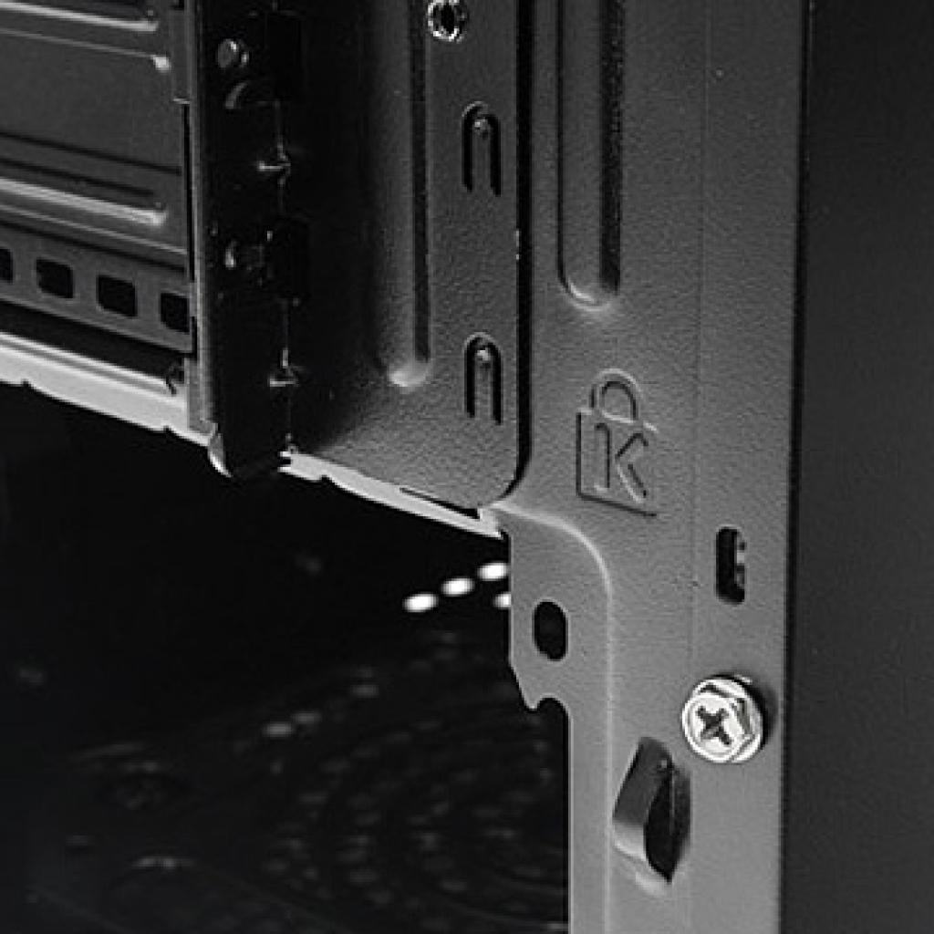 [27/11/2009] Thermaltake V3 Black Edition (11)