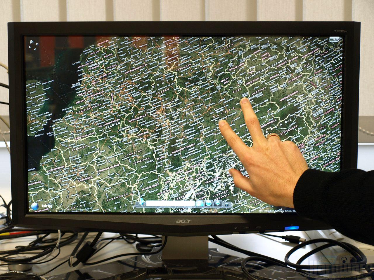 [12/11/2009] Windows-7-Multitouch auf dem Acer T230H: Microsoft Surface Globe (1)