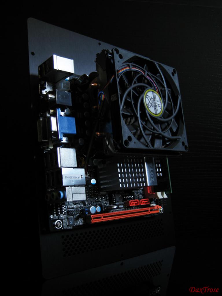[21/11/2009] PC Games Hardware Extreme: Das kleine Schwarze meiner Freundin (30)