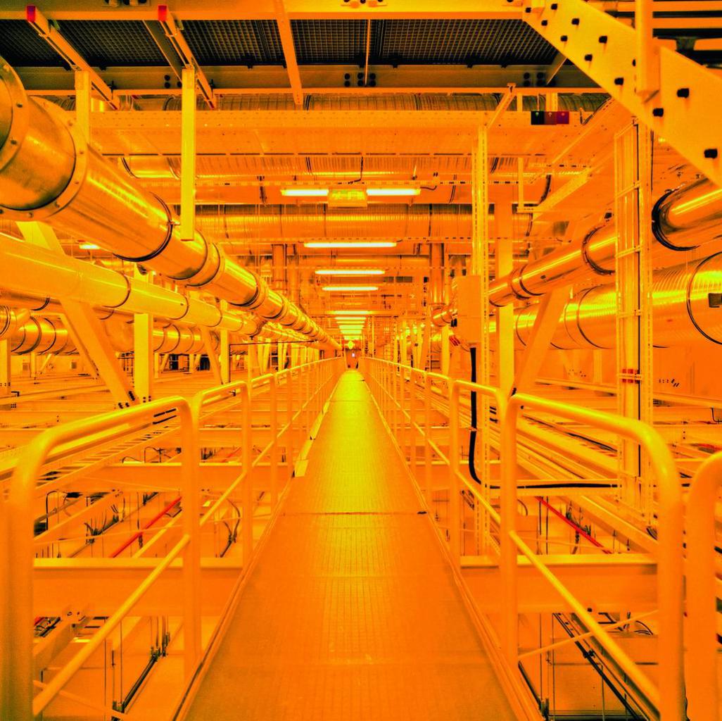 [22/12/2009] März 2009: AMD trennt sich von seinen Dresdener Fabriken: Globalfoundries nimmt den Geschäftsbetrieb auf.