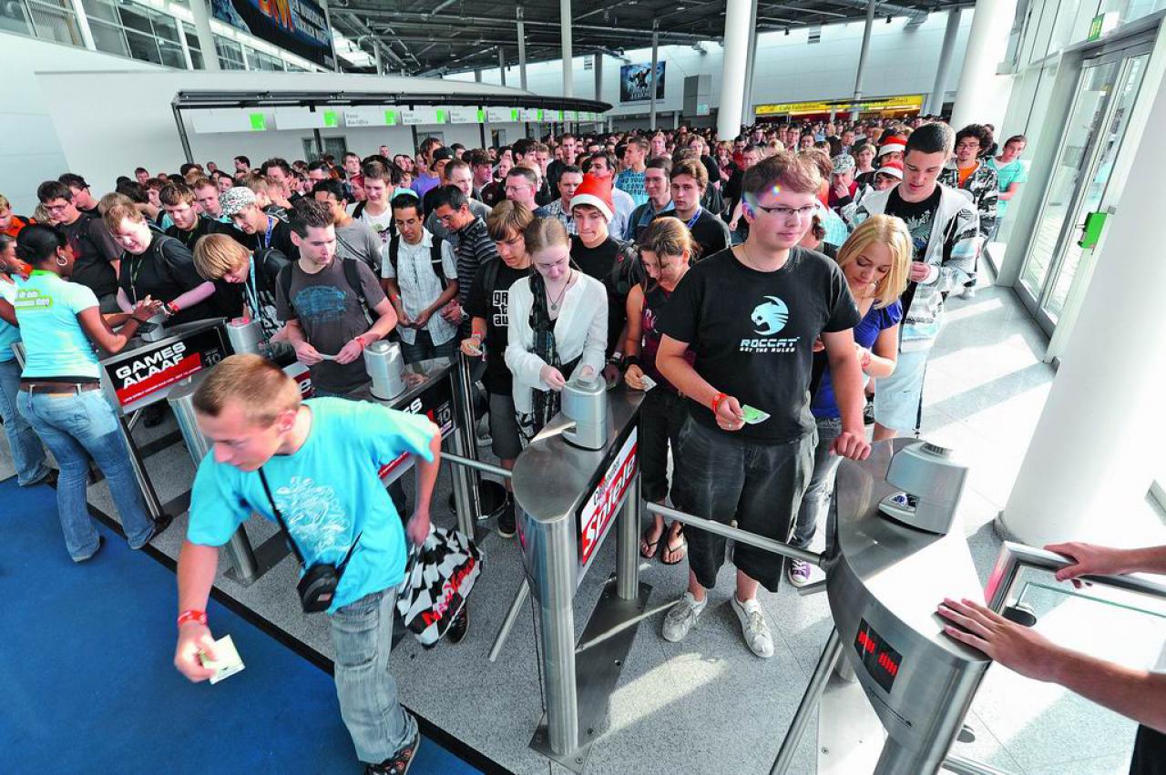 [22/12/2009] August 2009: Startschuss für die erste Gamescom: Knapp 230.000 Spieler strömen nach Köln.