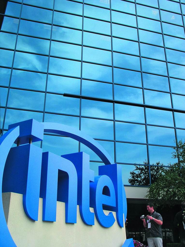 [22/12/2009] November 2009: Intel und AMD einigen sich und beschließen ein neues Patent­austauschabkommen.