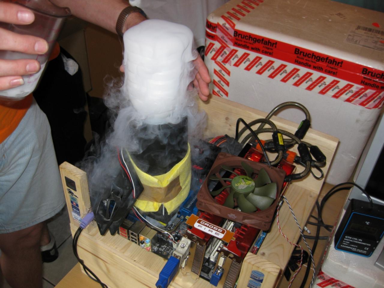 [15/12/2009] PCGH Extreme: Extreme Kühlmethoden (24)