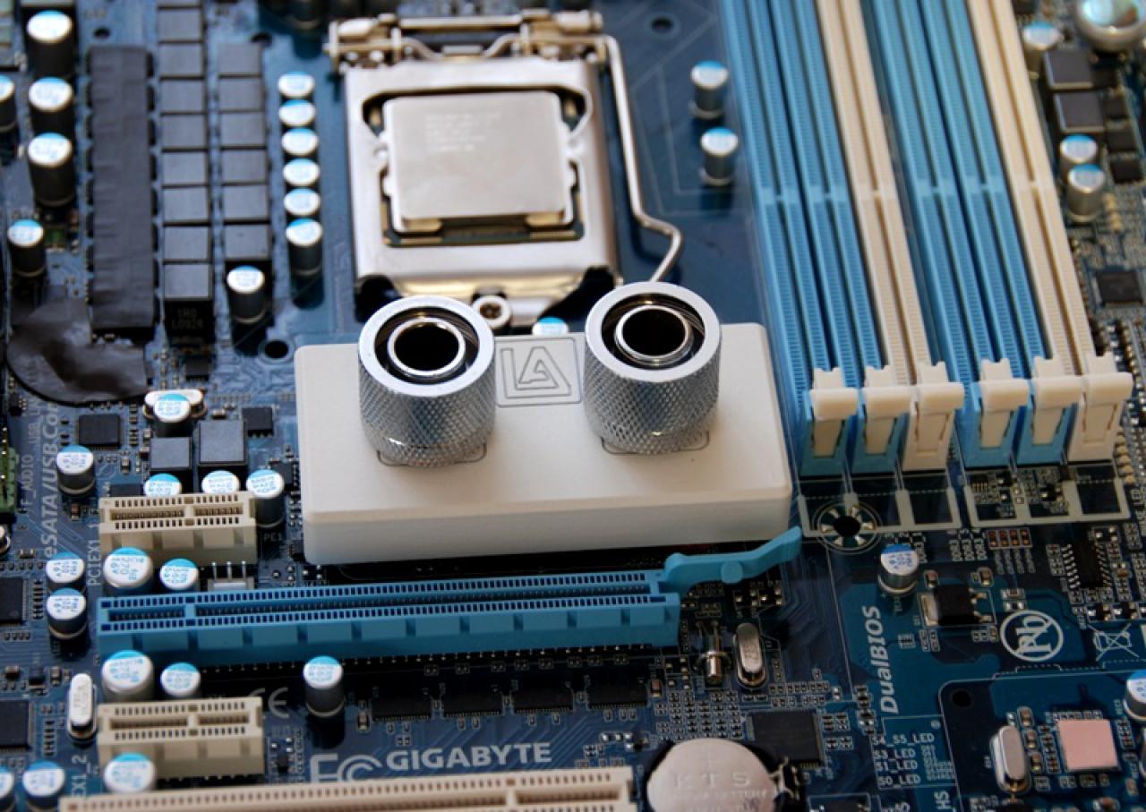[30/12/2009] PC Games Hardware Extreme: Ein Wakü-PC im Wandel der Zeit (11)
