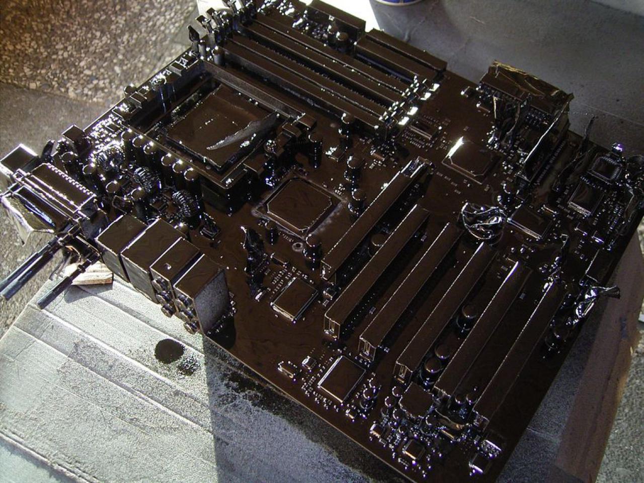 [25/12/2009] Mainboard lackieren (7)
