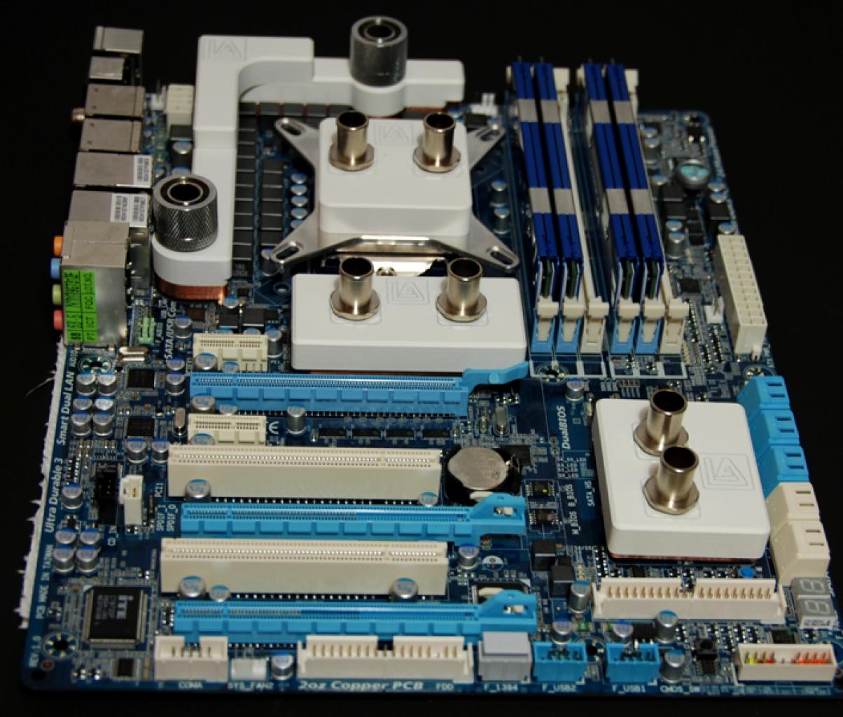 [30/12/2009] PC Games Hardware Extreme: Ein Wakü-PC im Wandel der Zeit (10)