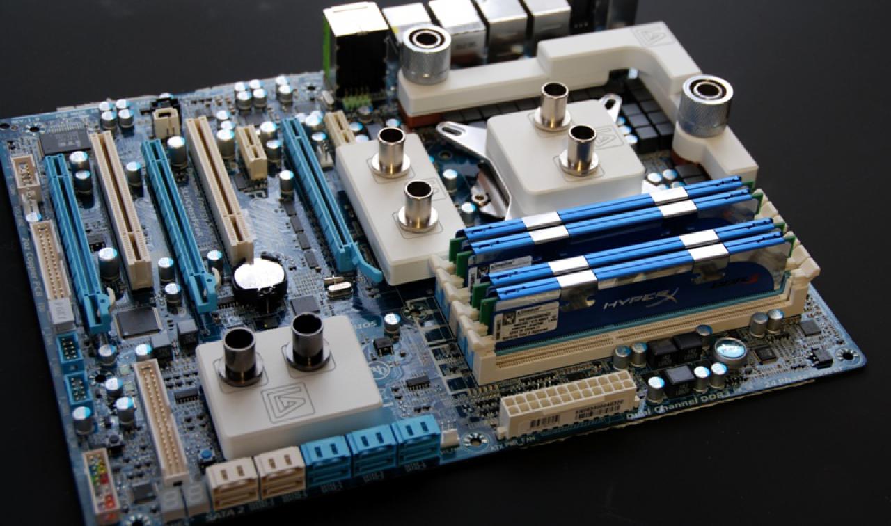 [30/12/2009] PC Games Hardware Extreme: Ein Wakü-PC im Wandel der Zeit (8)