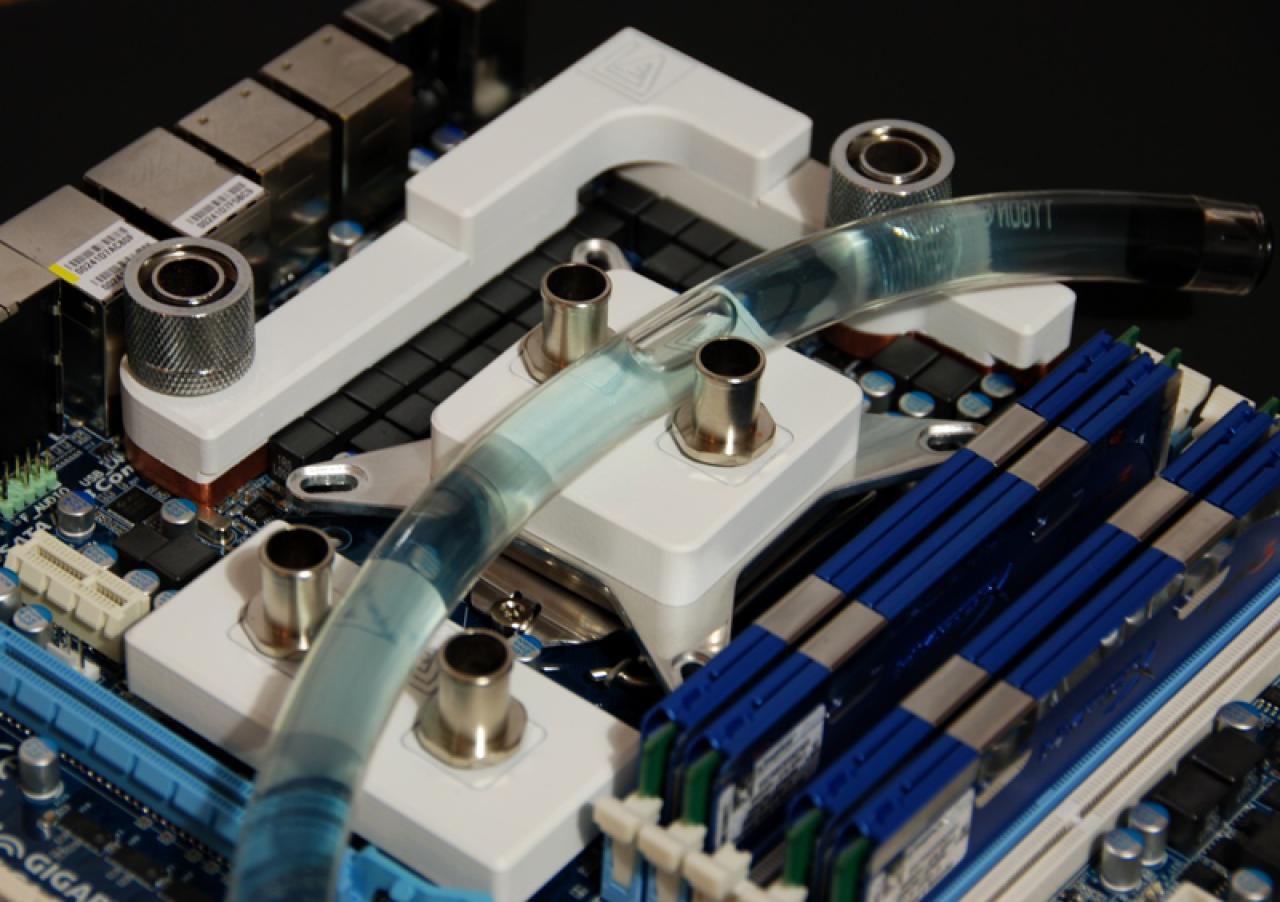 [30/12/2009] PC Games Hardware Extreme: Ein Wakü-PC im Wandel der Zeit (7)