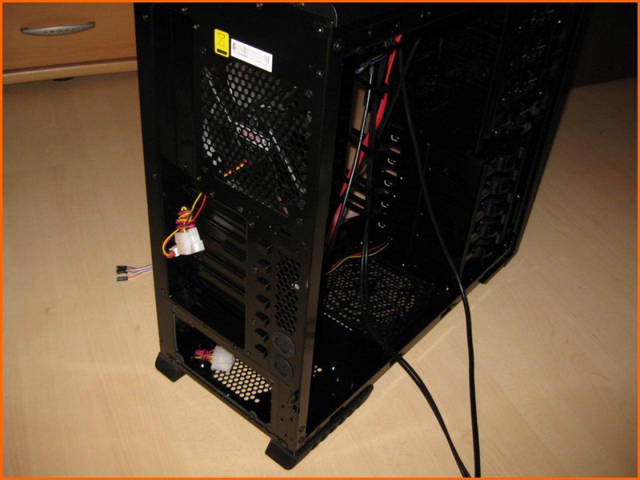 [19/12/2009] Schrauber-Tagebuch: Black-and-Orange-Casemod (25)