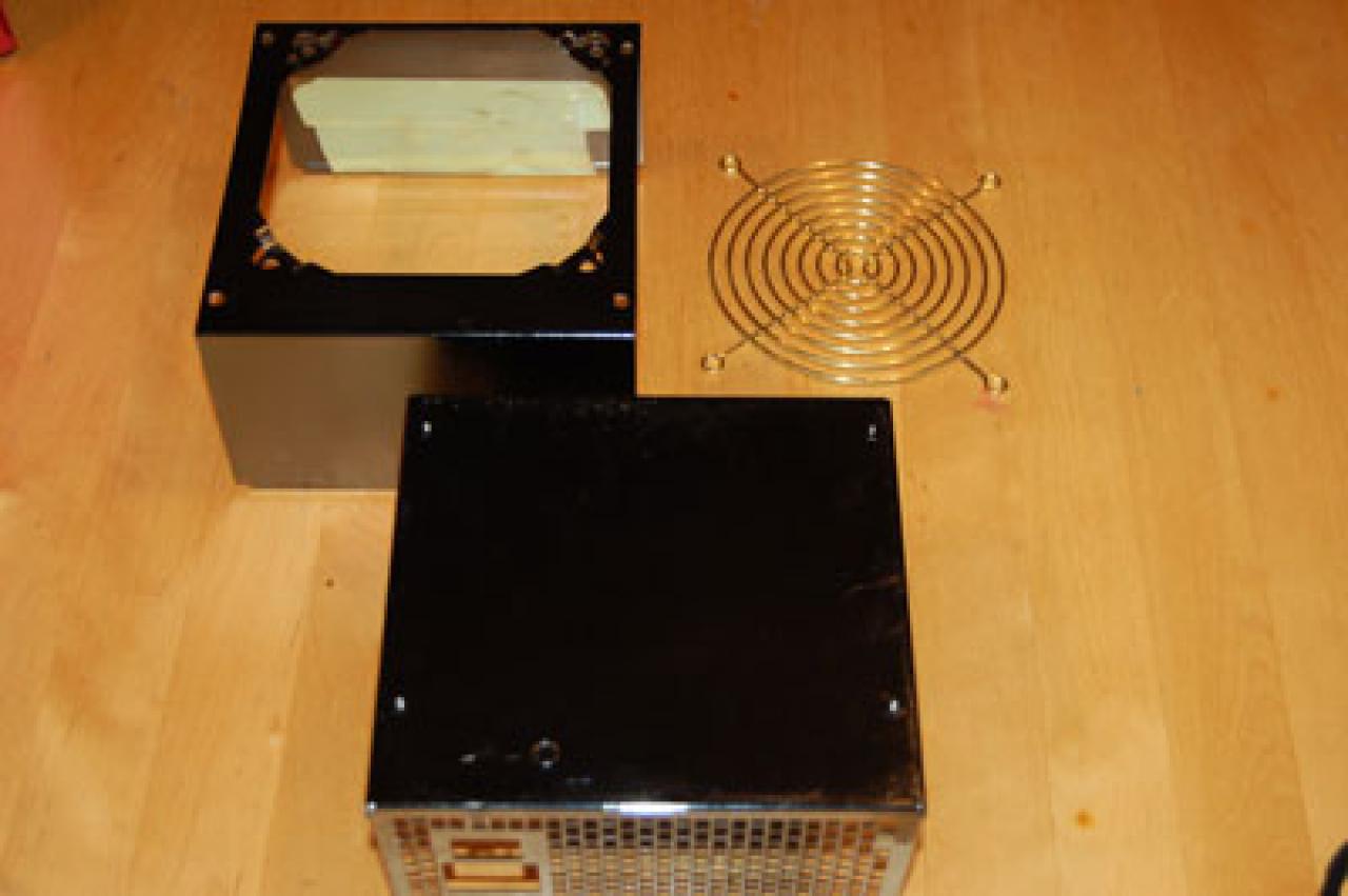 [05/12/2009] PC Games Hardware Extreme: Hello-Kitty-PC im Eigenbau (10)