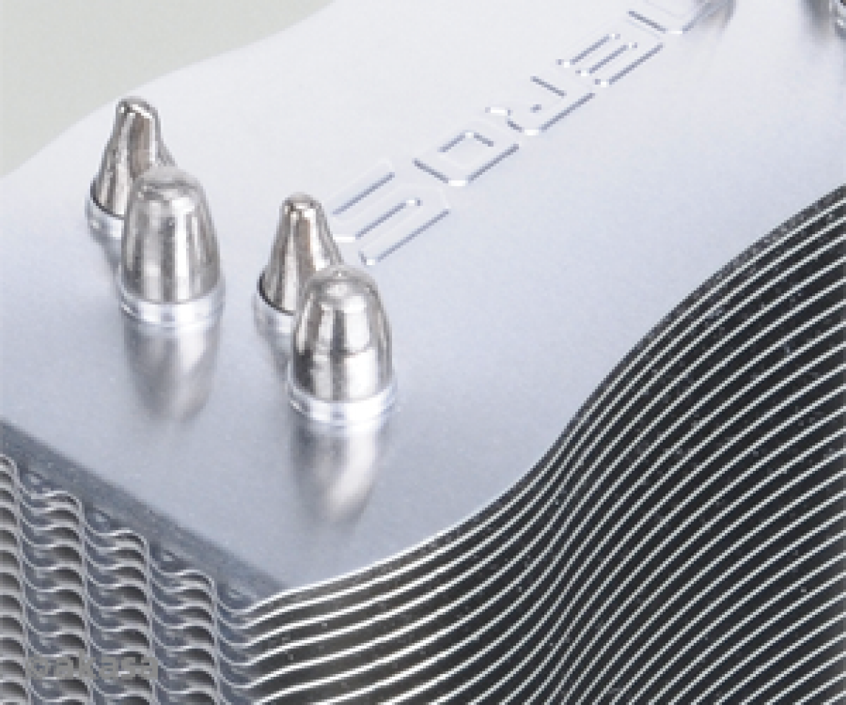 [12/12/2009] Neuer CPU-Kühler von Akasa: der Nero S (4)