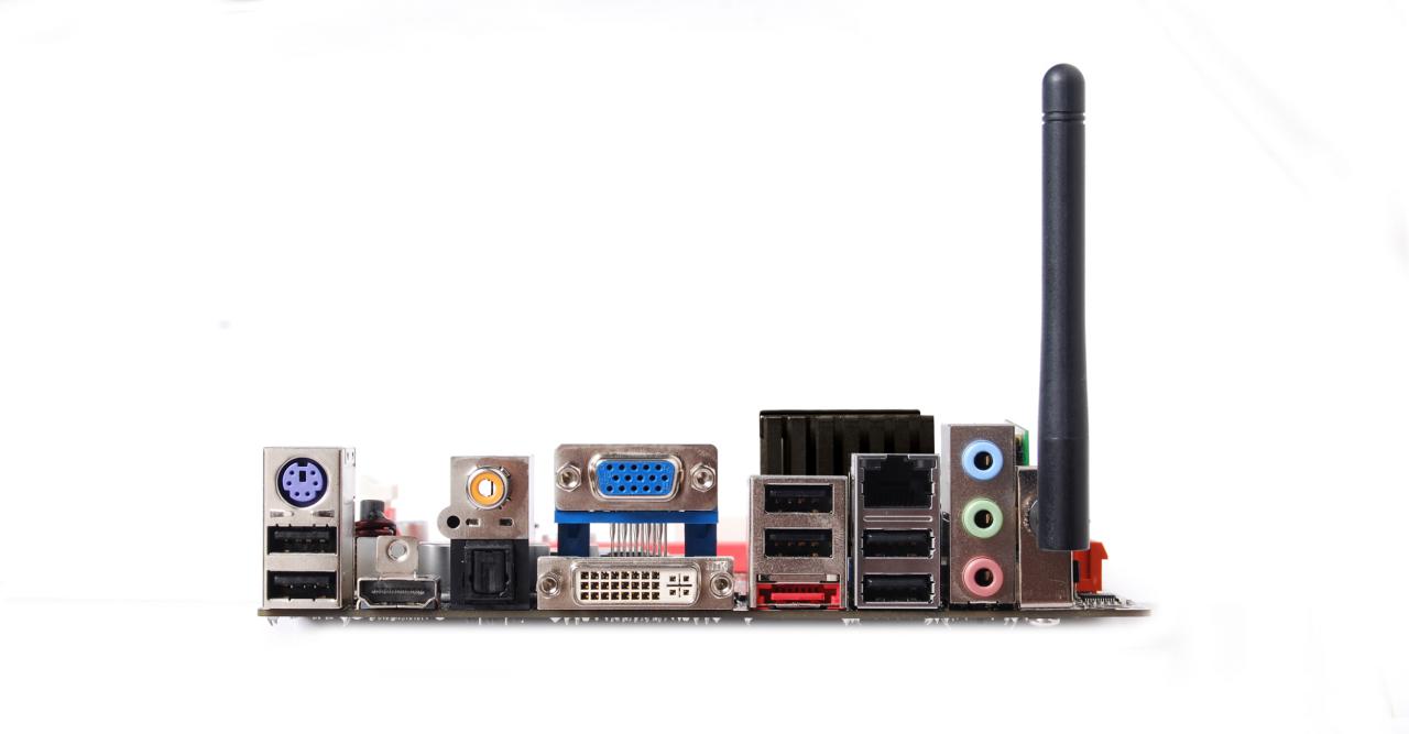 [04/12/2009] Neues Mini-ITX-Mainboard von Zotac mit Sockel 775 (4)