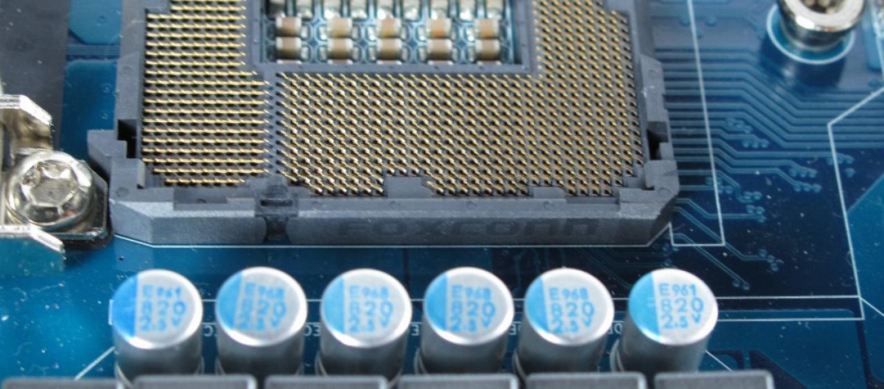 [29/12/2009] Gigabyte P55-UD6: Sockel von Foxconn
