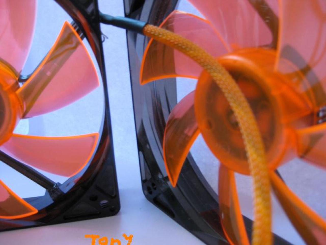 [19/12/2009] Schrauber-Tagebuch: Black-and-Orange-Casemod (9)