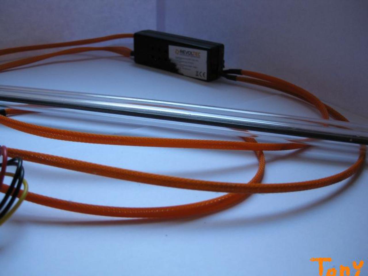[19/12/2009] Schrauber-Tagebuch: Black-and-Orange-Casemod (11)