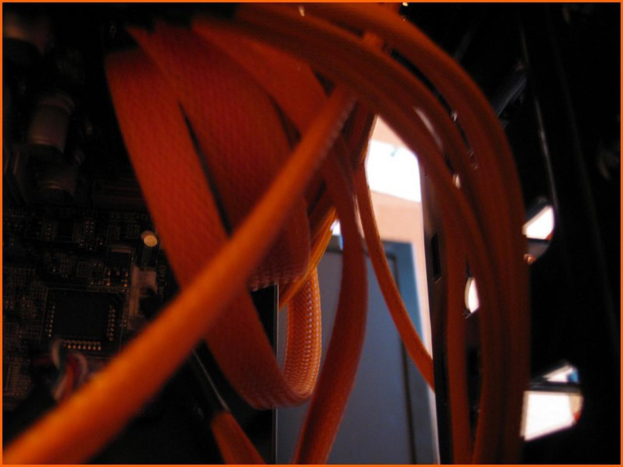 [19/12/2009] Schrauber-Tagebuch: Black-and-Orange-Casemod (39)