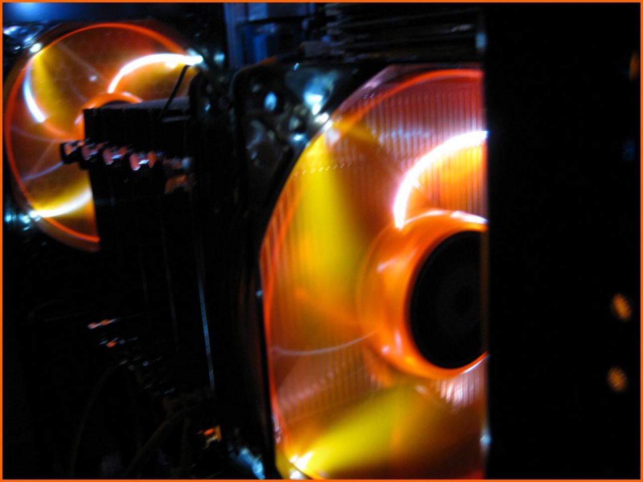 [19/12/2009] Schrauber-Tagebuch: Black-and-Orange-Casemod (43)