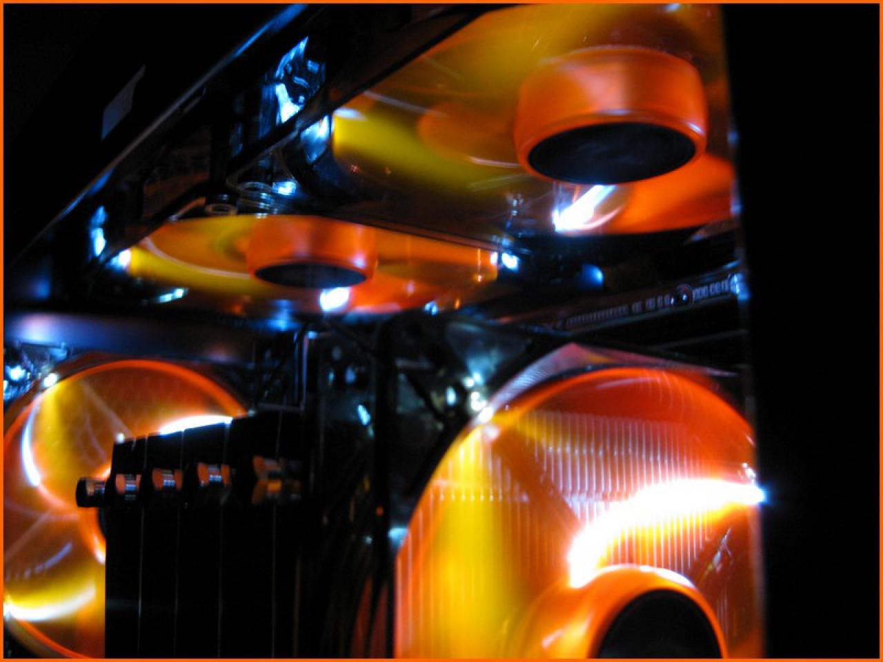 [19/12/2009] Schrauber-Tagebuch: Black-and-Orange-Casemod (44)