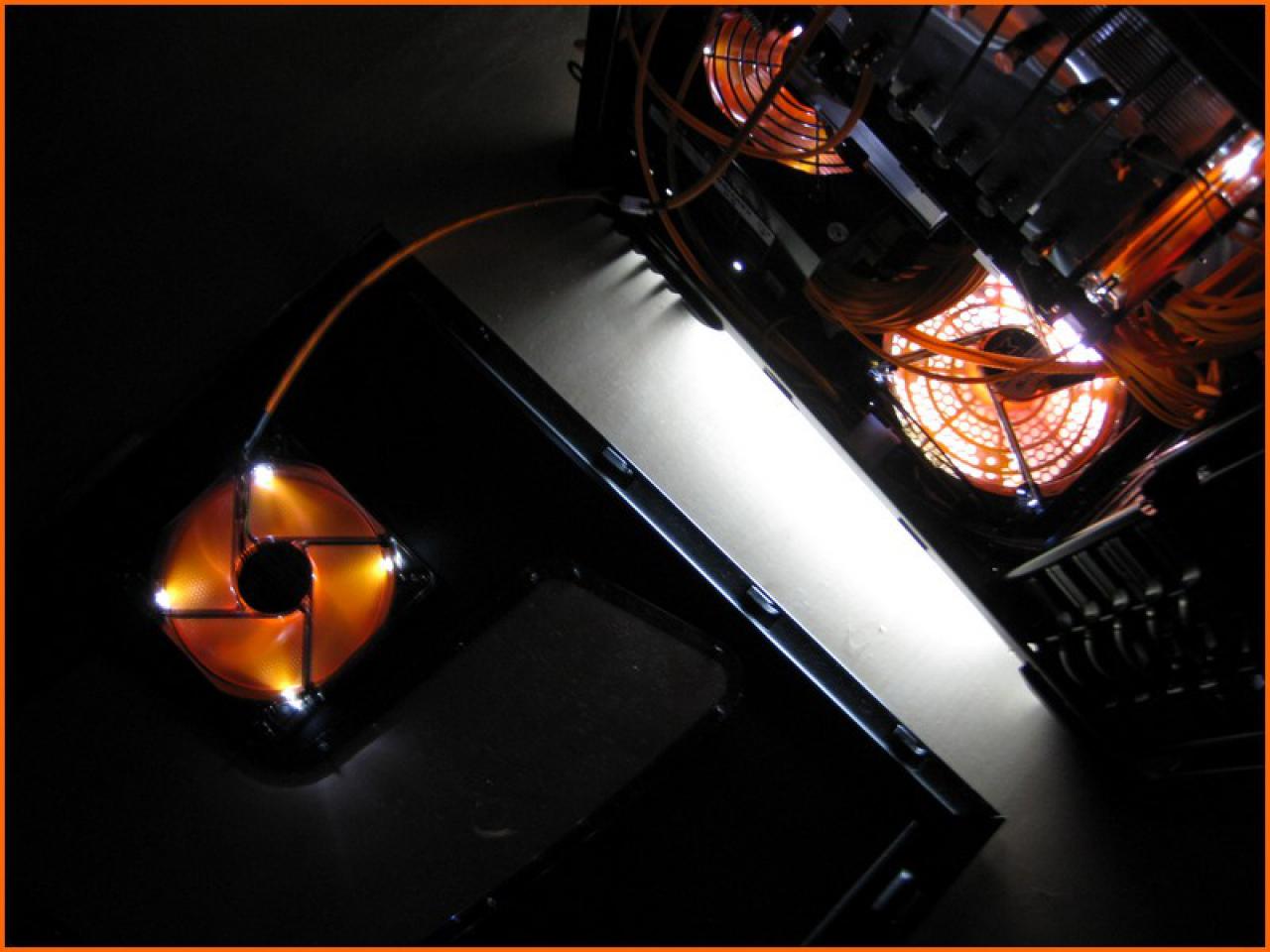 [19/12/2009] Schrauber-Tagebuch: Black-and-Orange-Casemod (47)