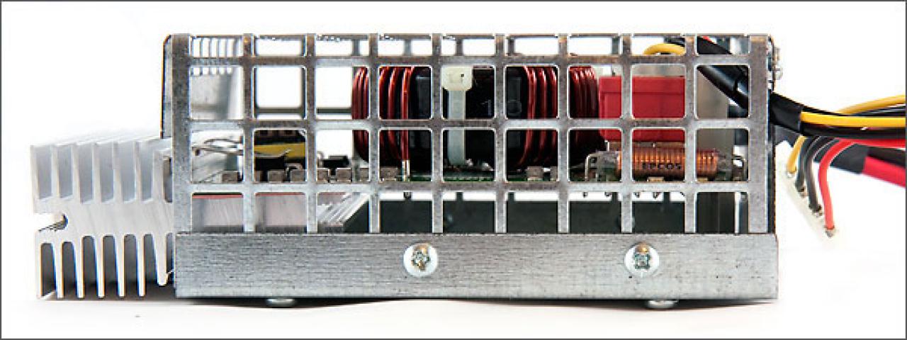 [30/12/2009] LMX-CPU-Kühler von Danamics im Review. Hier: Der Power Booster versorgt die Pumpe mit Strom. (16)