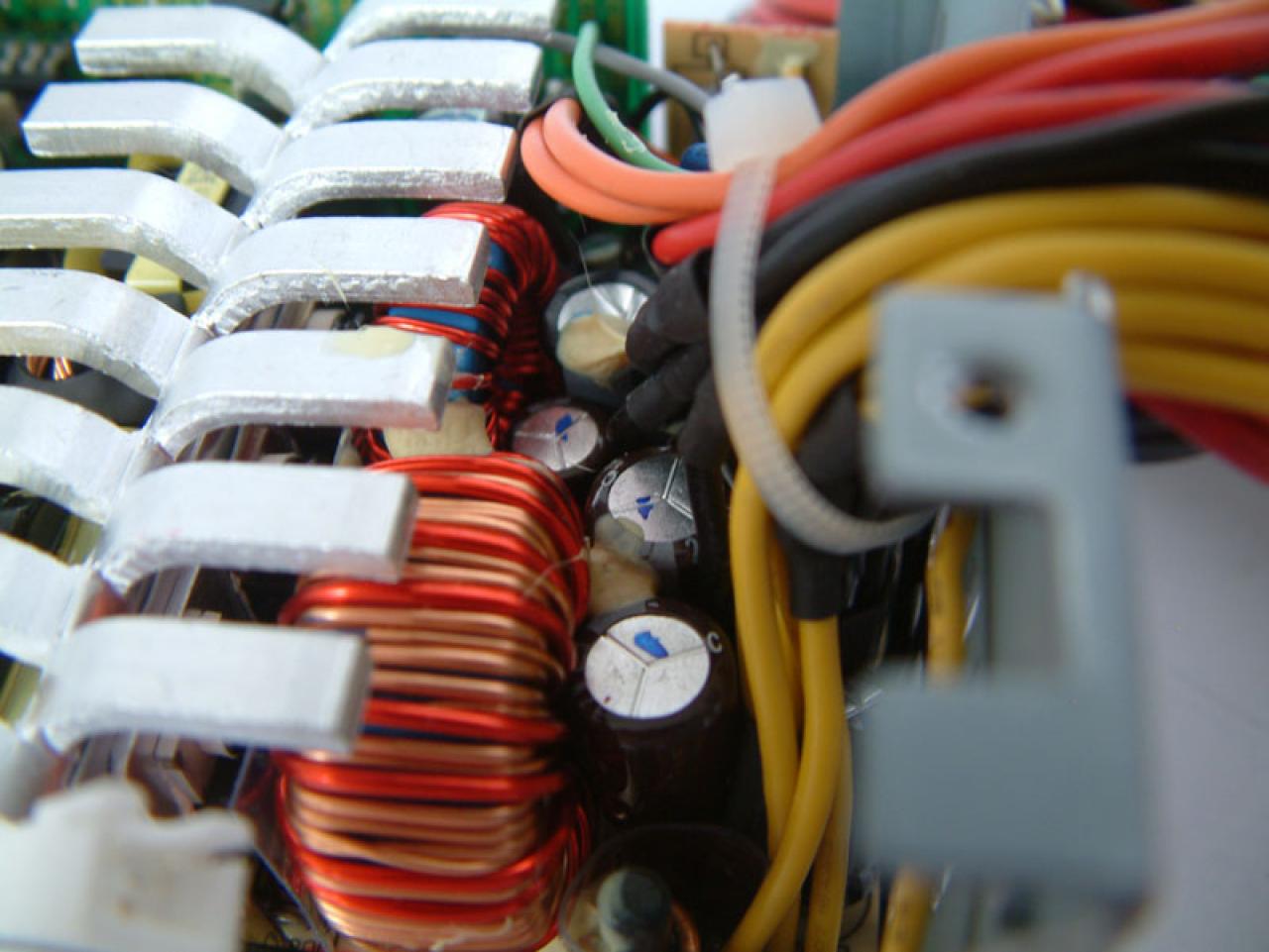 [13/12/2009] PC Games Hardware Extreme: HTPC mit Netzteil-Sleeving (63)