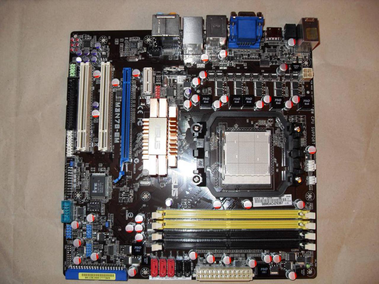 [13/12/2009] PC Games Hardware Extreme: HTPC mit Netzteil-Sleeving (31)