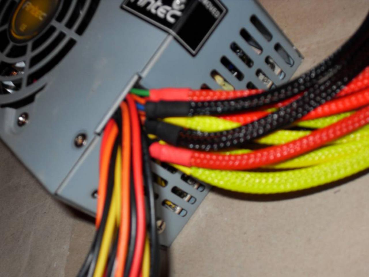 [13/12/2009] PC Games Hardware Extreme: HTPC mit Netzteil-Sleeving (46)