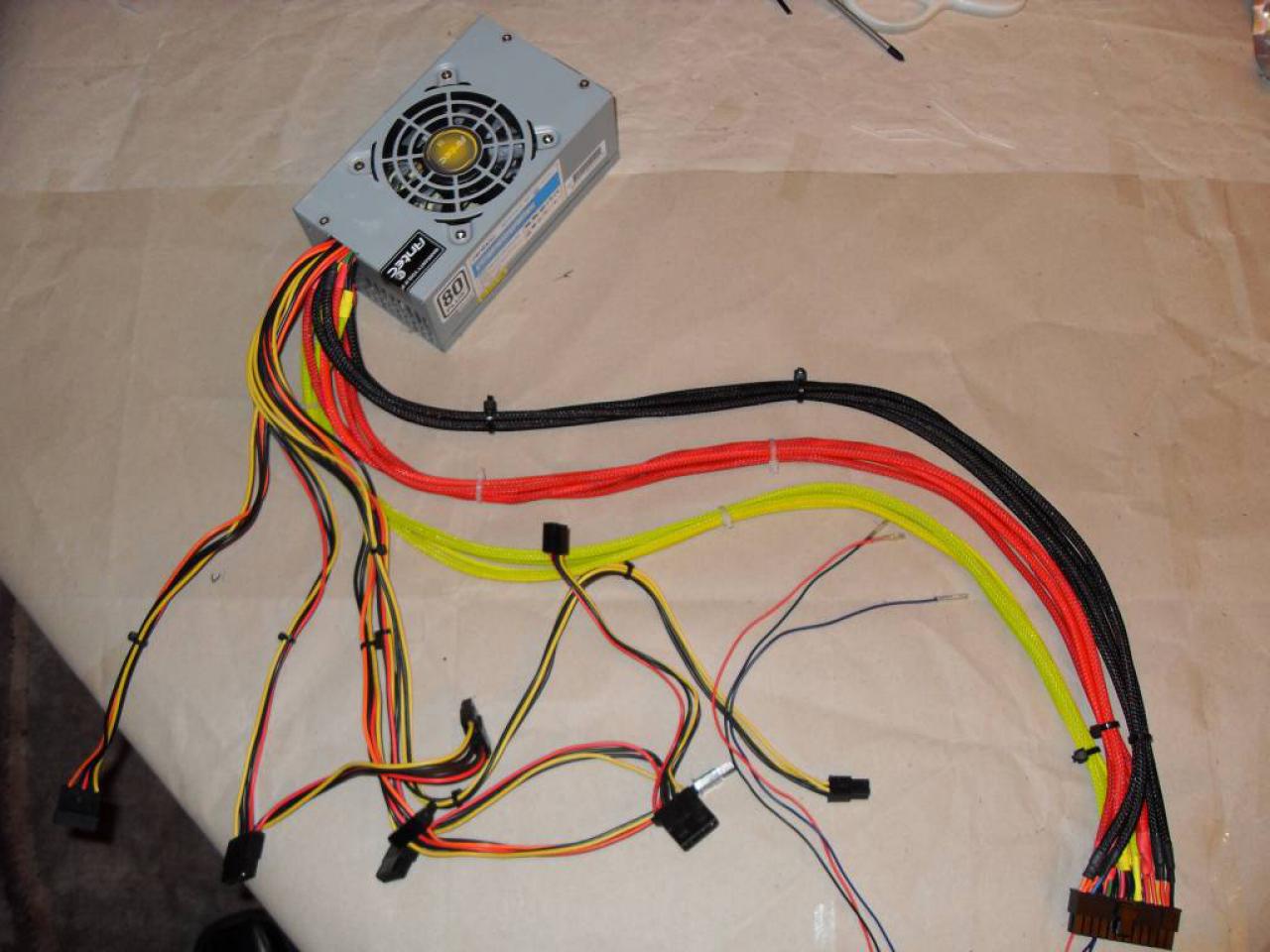 [13/12/2009] PC Games Hardware Extreme: HTPC mit Netzteil-Sleeving (45)
