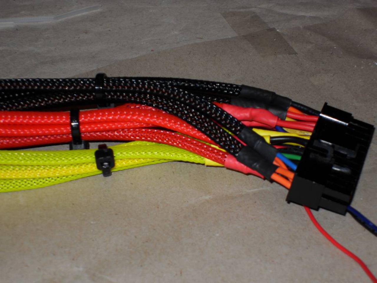 [13/12/2009] PC Games Hardware Extreme: HTPC mit Netzteil-Sleeving (47)