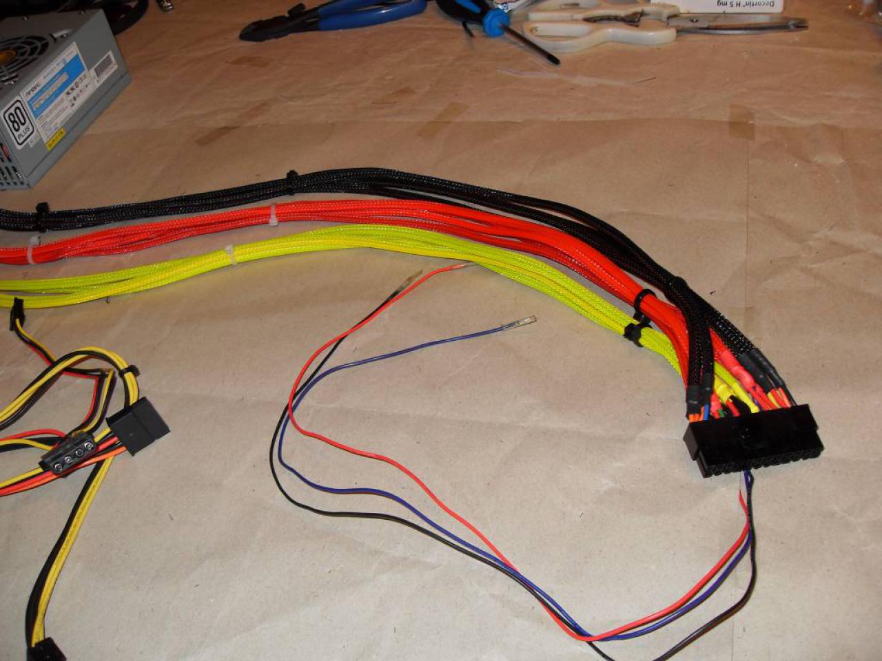 [13/12/2009] PC Games Hardware Extreme: HTPC mit Netzteil-Sleeving (48)