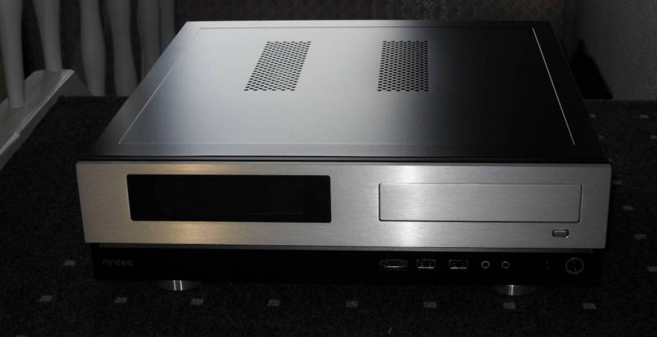 [13/12/2009] PC Games Hardware Extreme: HTPC mit Netzteil-Sleeving (3)