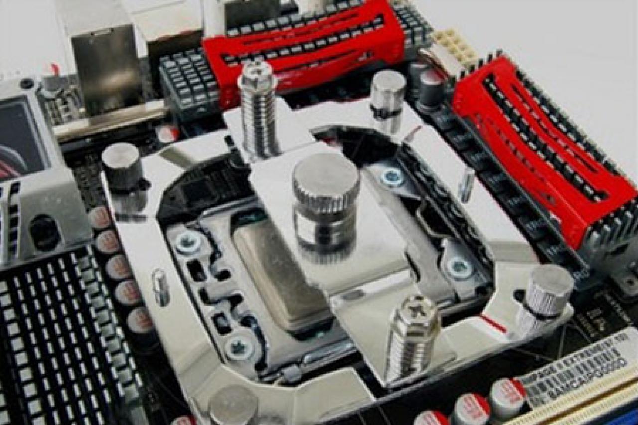 [11/12/2009] Thermalright Venomous-X soll in die Fußestapfen des bekannten Ultra-120-Extreme treten. (2)