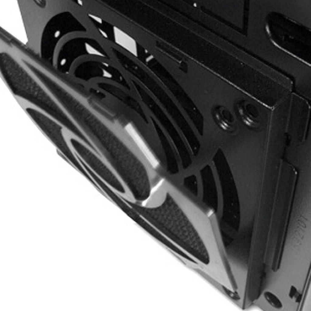 [25/12/2009] Thermaltake V9 Super-Tower in der neuen Black Edition. (10)