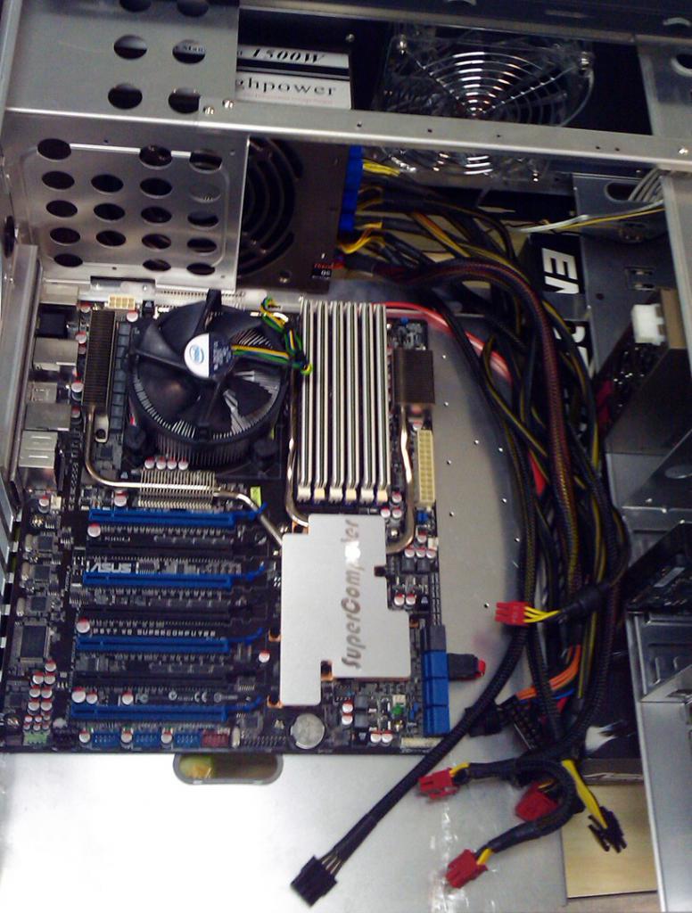 [15/12/2009] Mini-Supercomputer Fastra II (10)