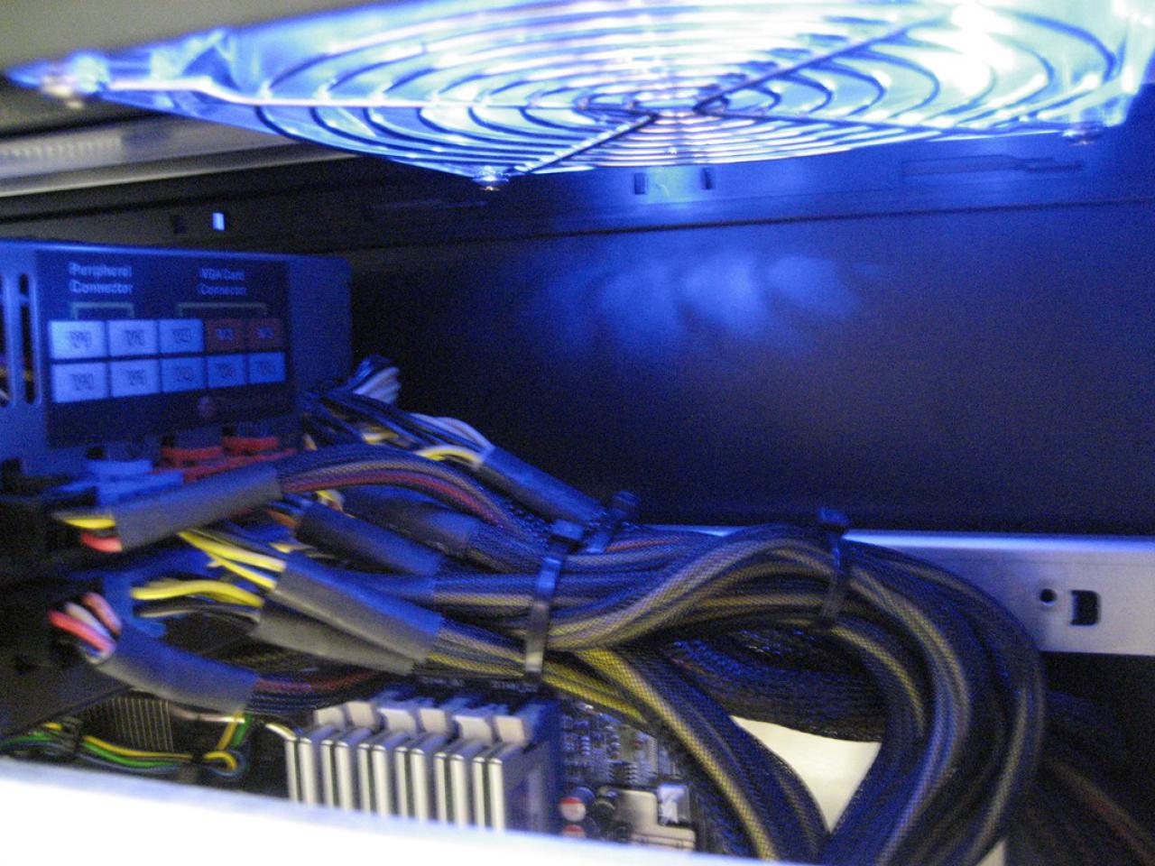 [15/12/2009] Mini-Supercomputer Fastra II (6)